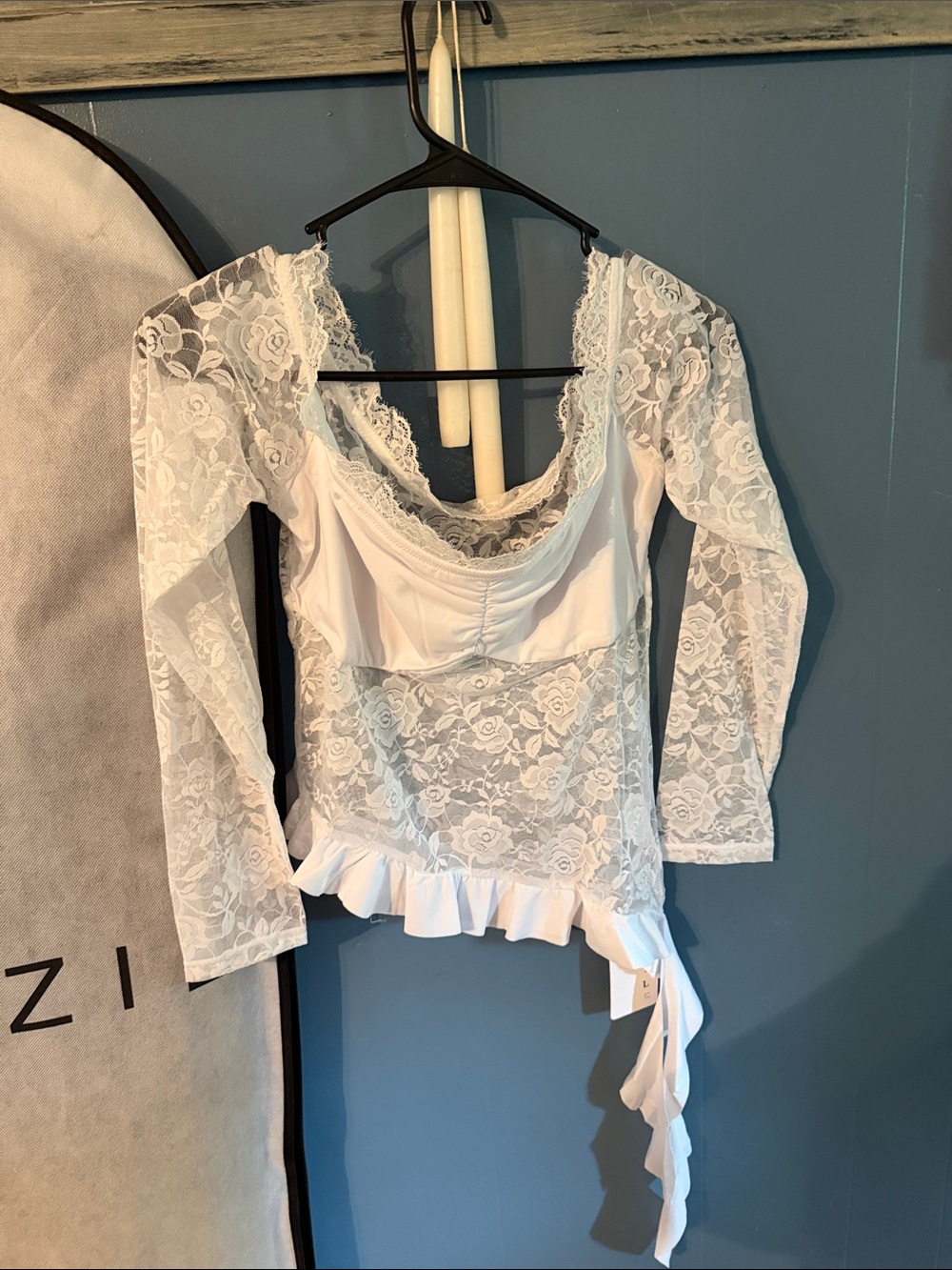 ReoRia White Lace Long Sleeve Peplum Wrap Top